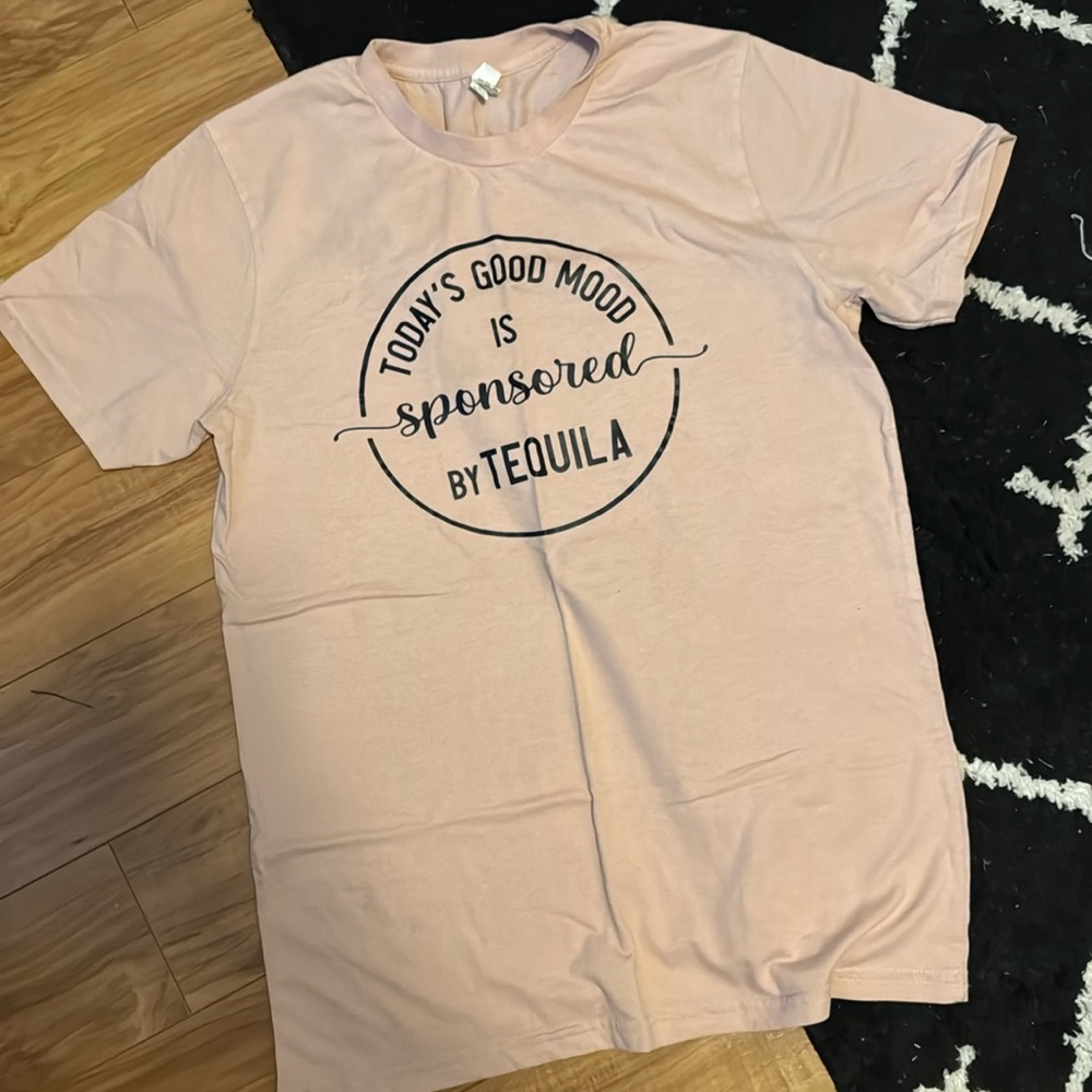 Women’s tee.